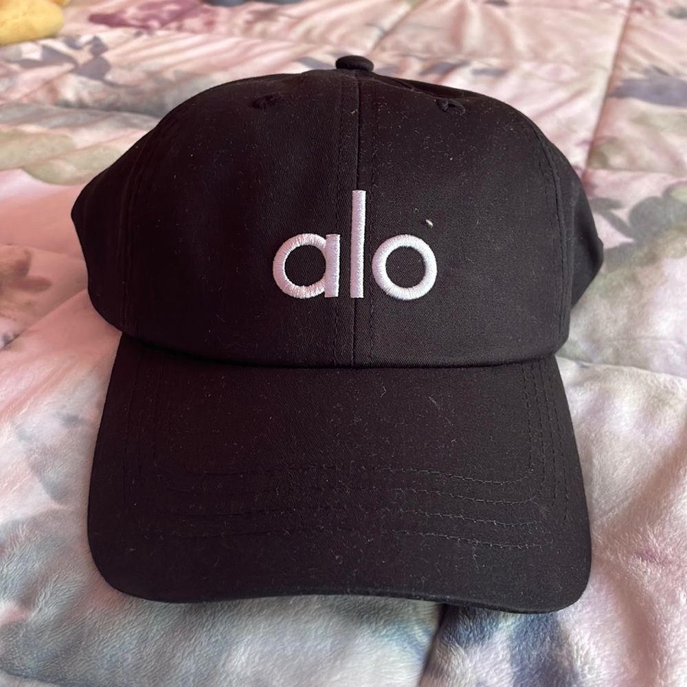 Alo Yoga Off-Duty Cap